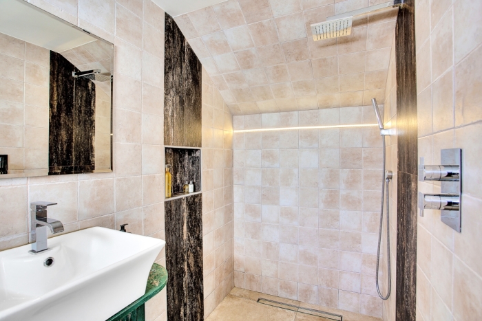 Ensuite Shower Room