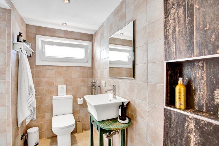 Ensuite Shower Room