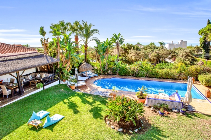 Garden & Pool