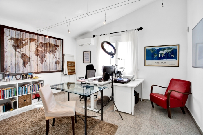 Bedroom 5 / Office