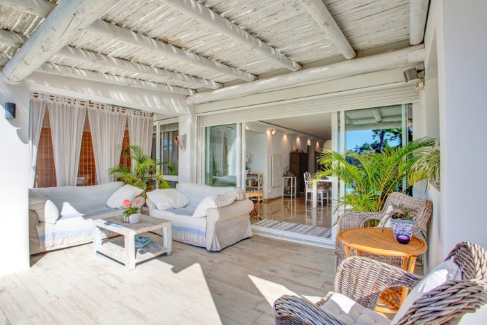 Terrace Lounge