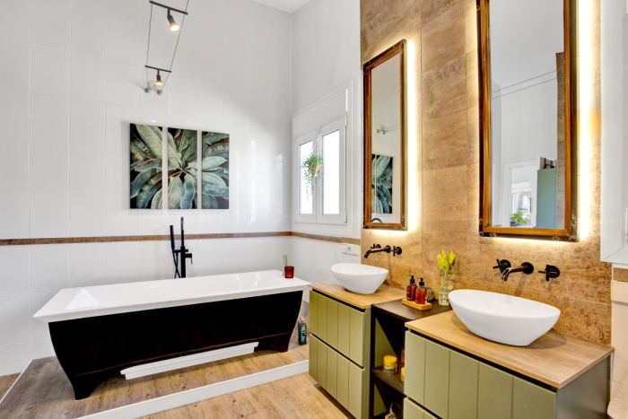 Ensuite Bath & Shower Room